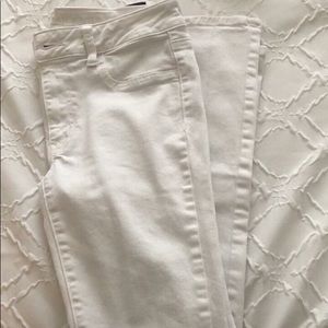 American Eagle White Jeans size 6